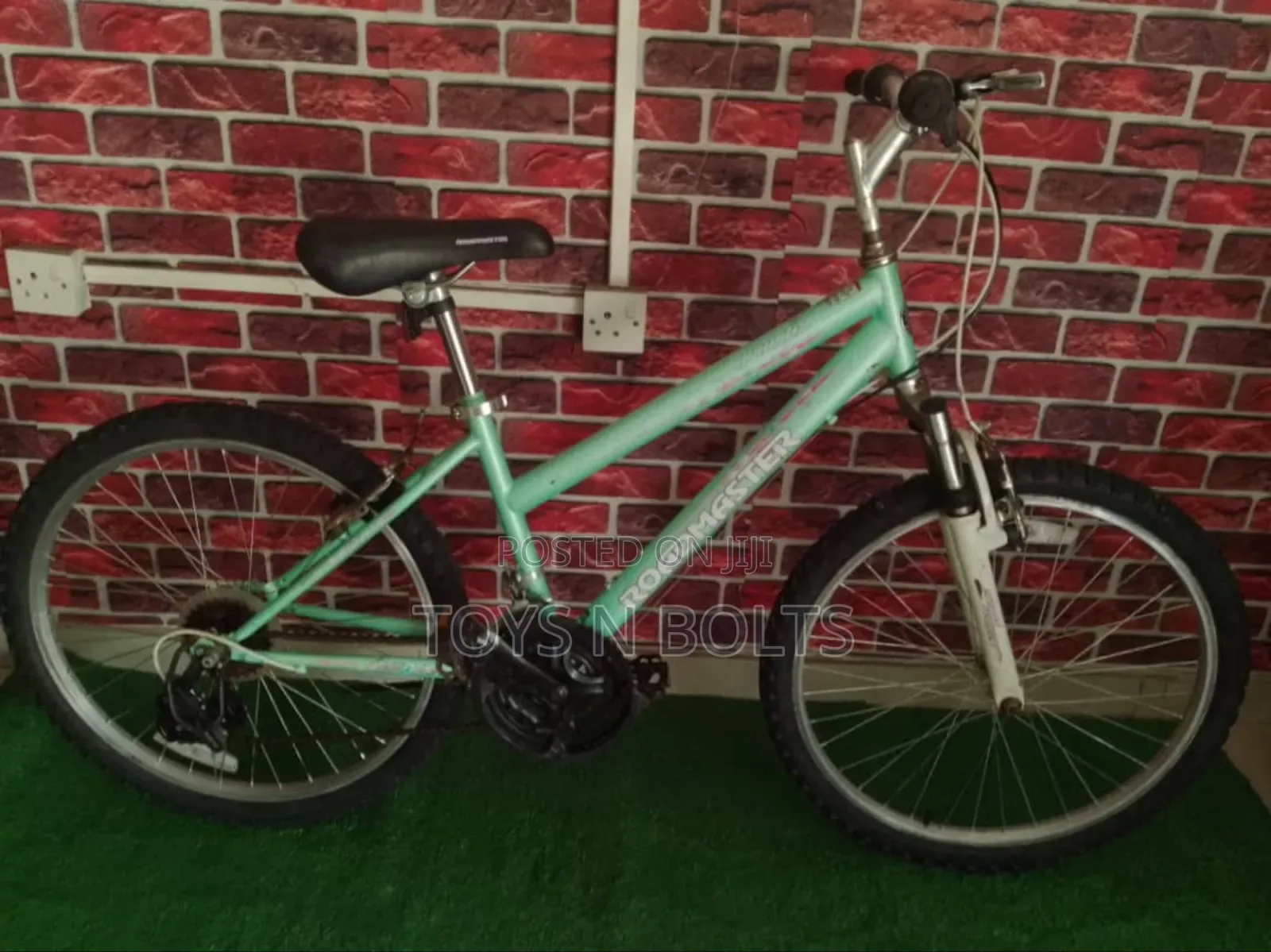 Size 24 Green Roadmaster Bicycle With Front Shocks