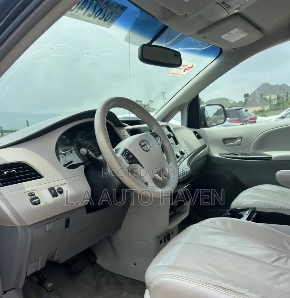 Toyota Sienna 2012 Black