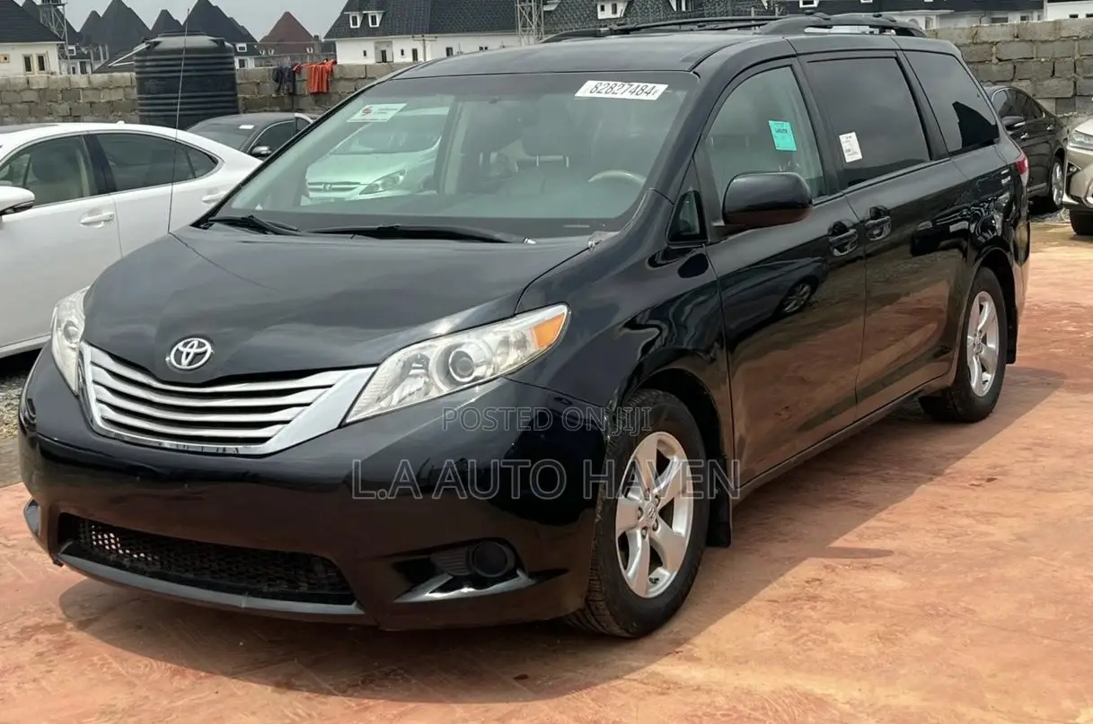 Toyota Sienna 2012 Black