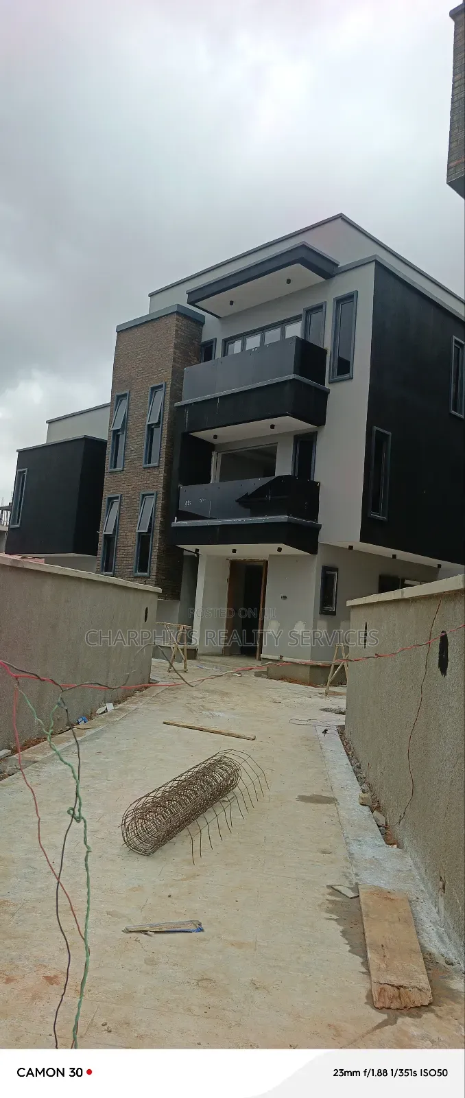 4bdrm Duplex in Ikeja GRA for sale