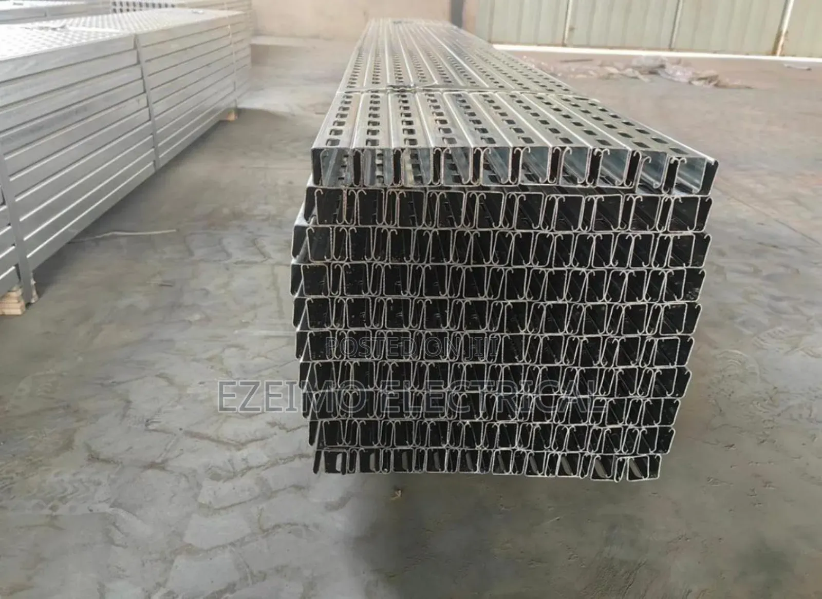 41mm X41mm Unitrust Chanel