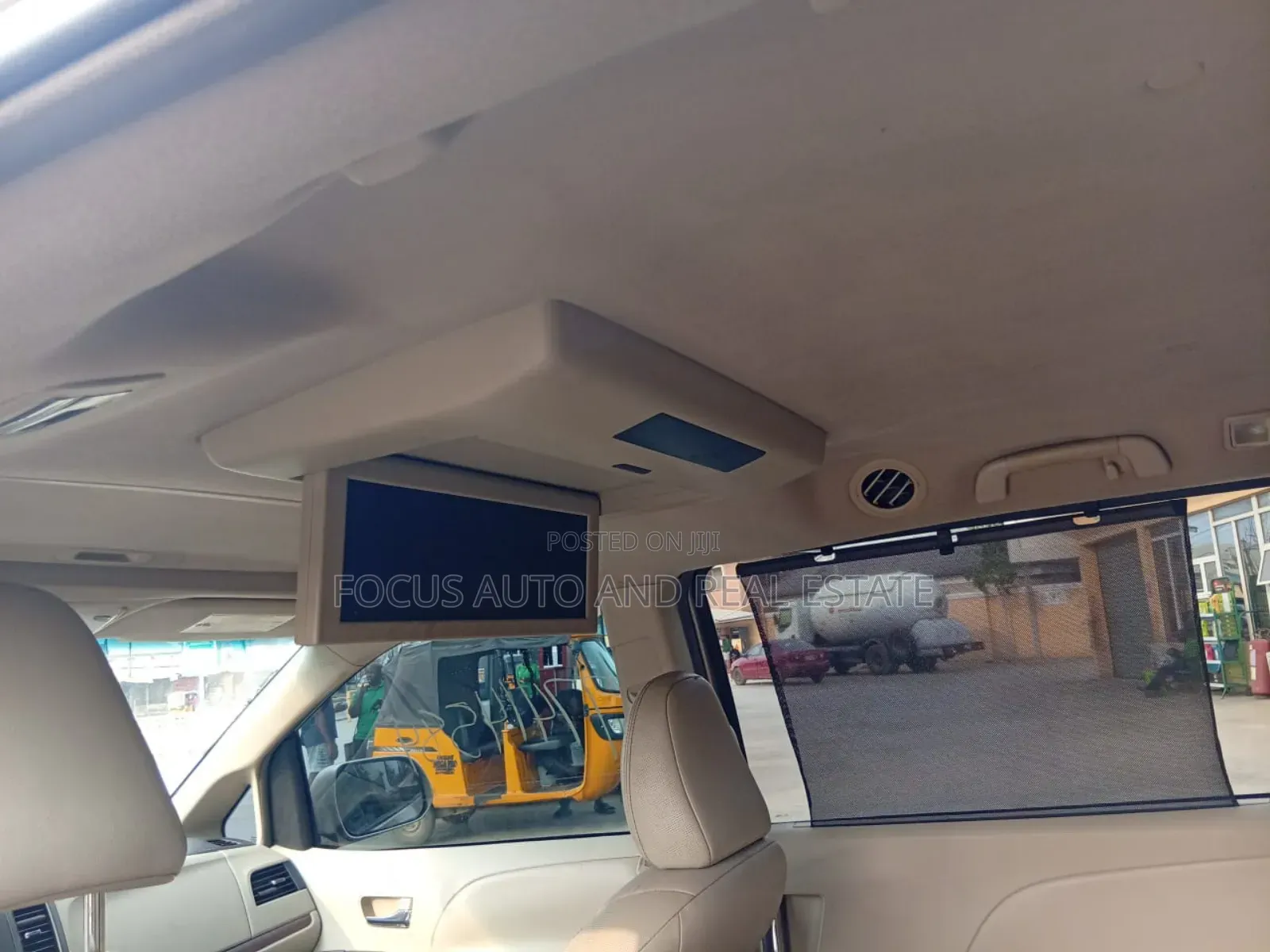 Toyota Sienna XLE 7 Passenger 2012 Gold