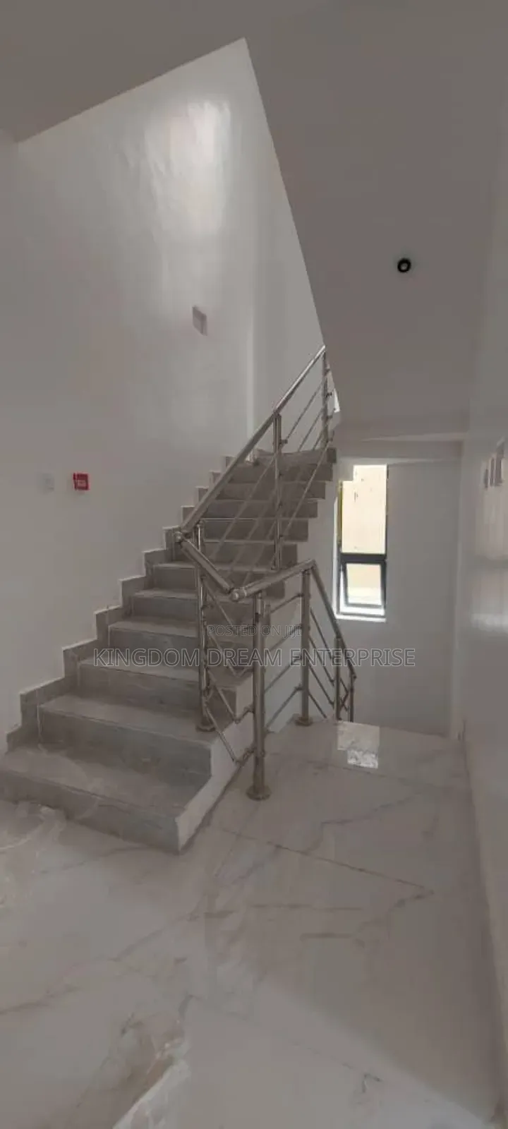 5bdrm House in Lekki Phase 1 for rent