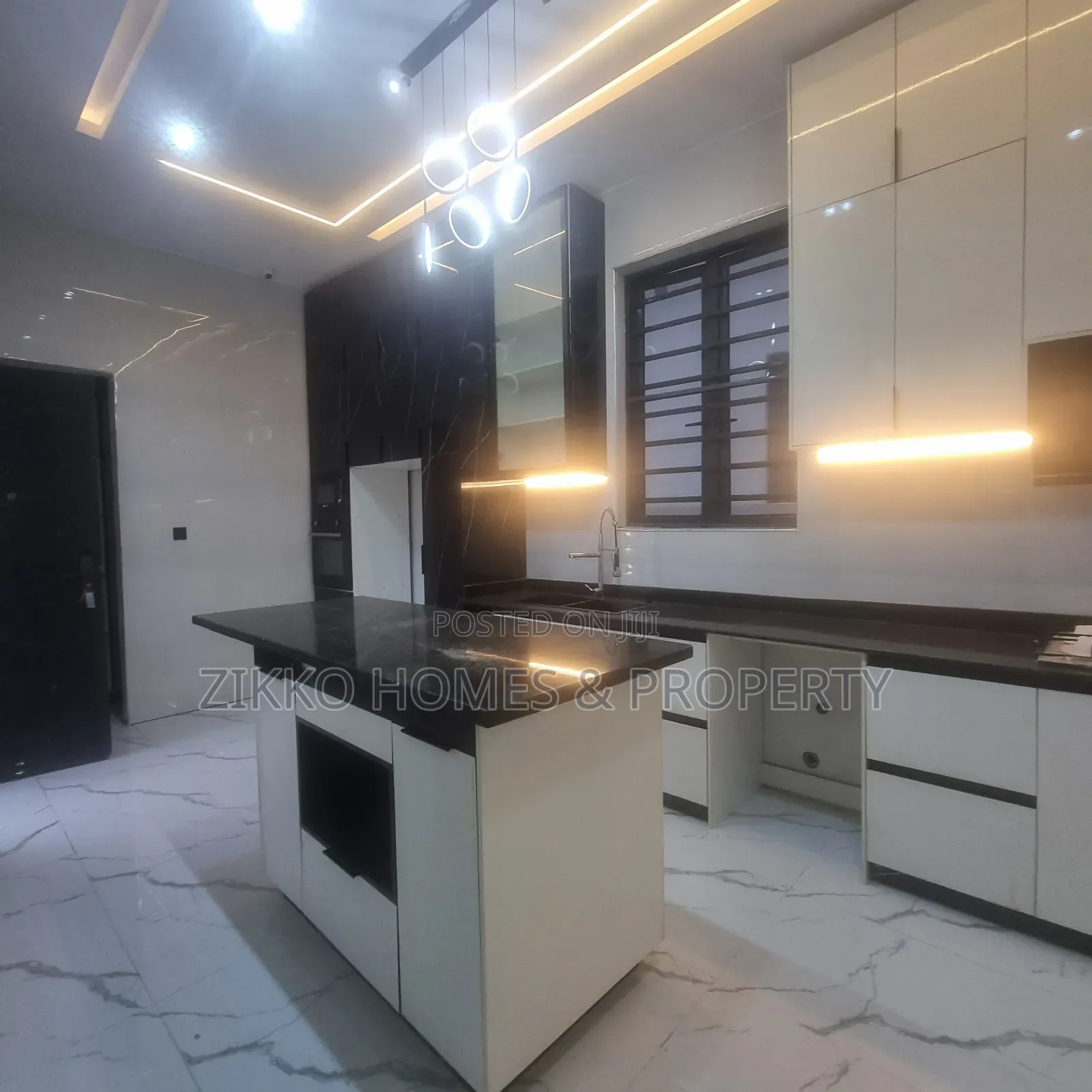 5bdrm Duplex in Ajah, Lekki for sale
