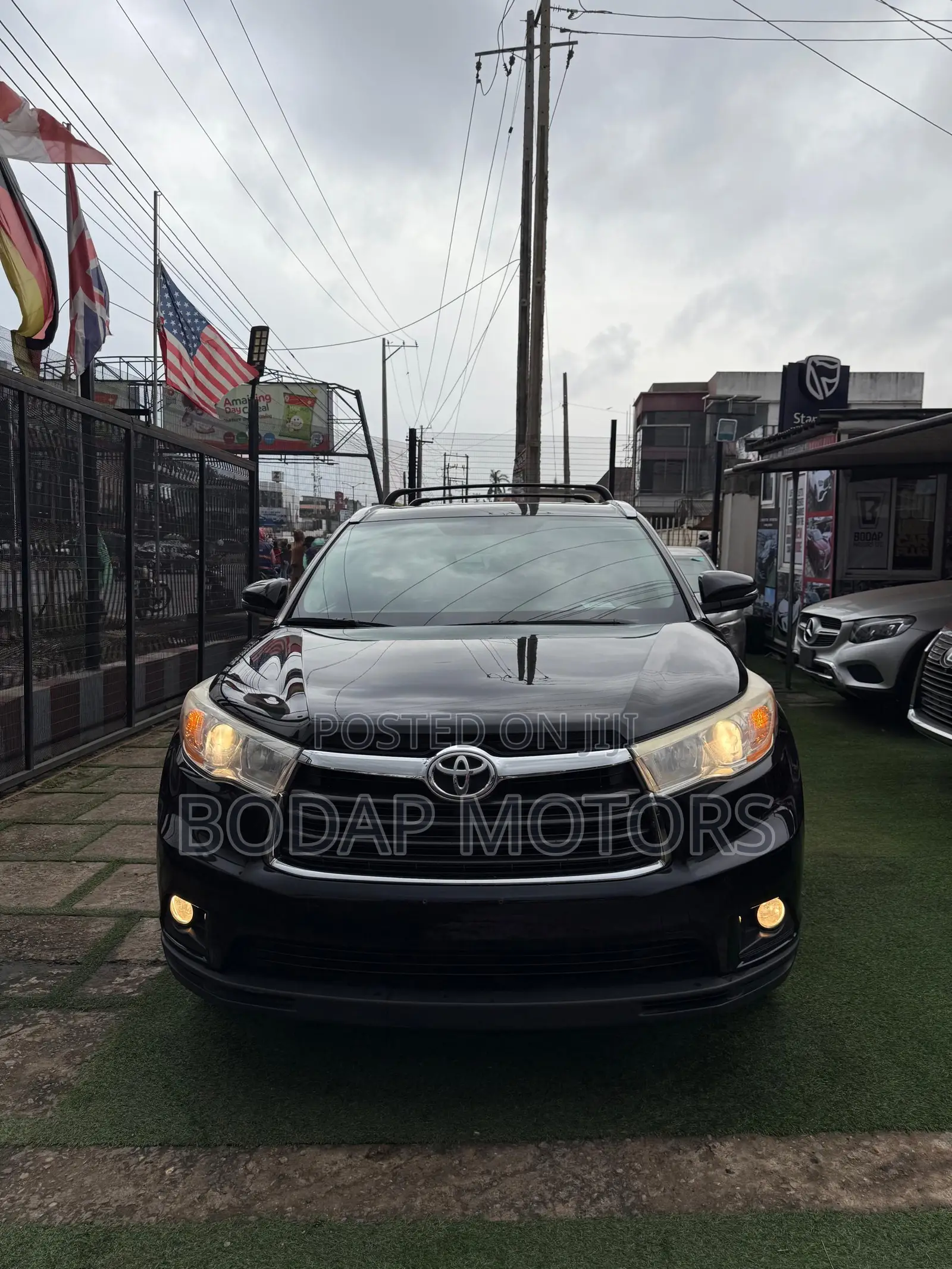 Toyota Highlander XLE 4dr SUV AWD (3.5L 6cyl 6A) 2014 Black