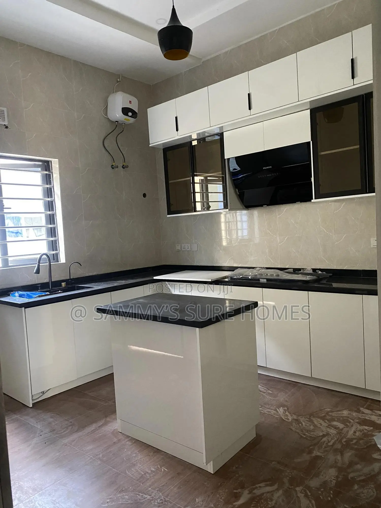 3bdrm Bungalow in Efab Queens Estate for sale
