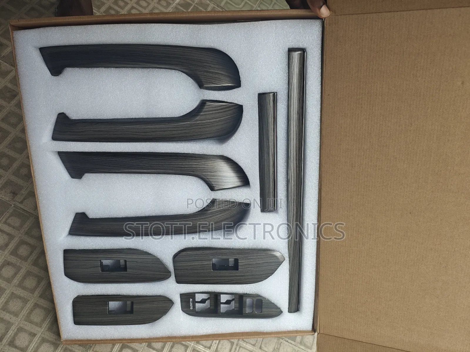 Toyota Land Cruiser Prado Interior Chrome and Door Handles
