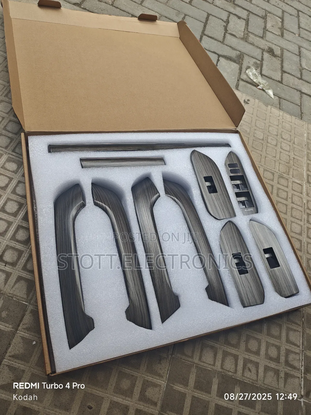 Toyota Land Cruiser Prado Interior Chrome and Door Handles