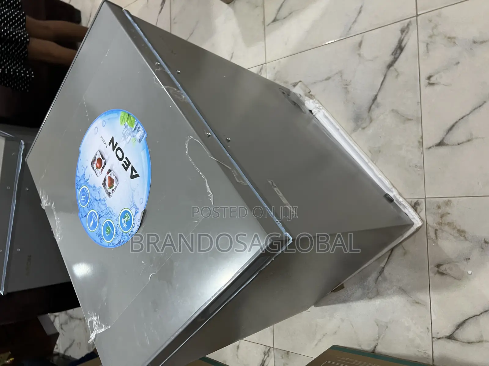 Aeon 150l Chest Freezer With Led Light