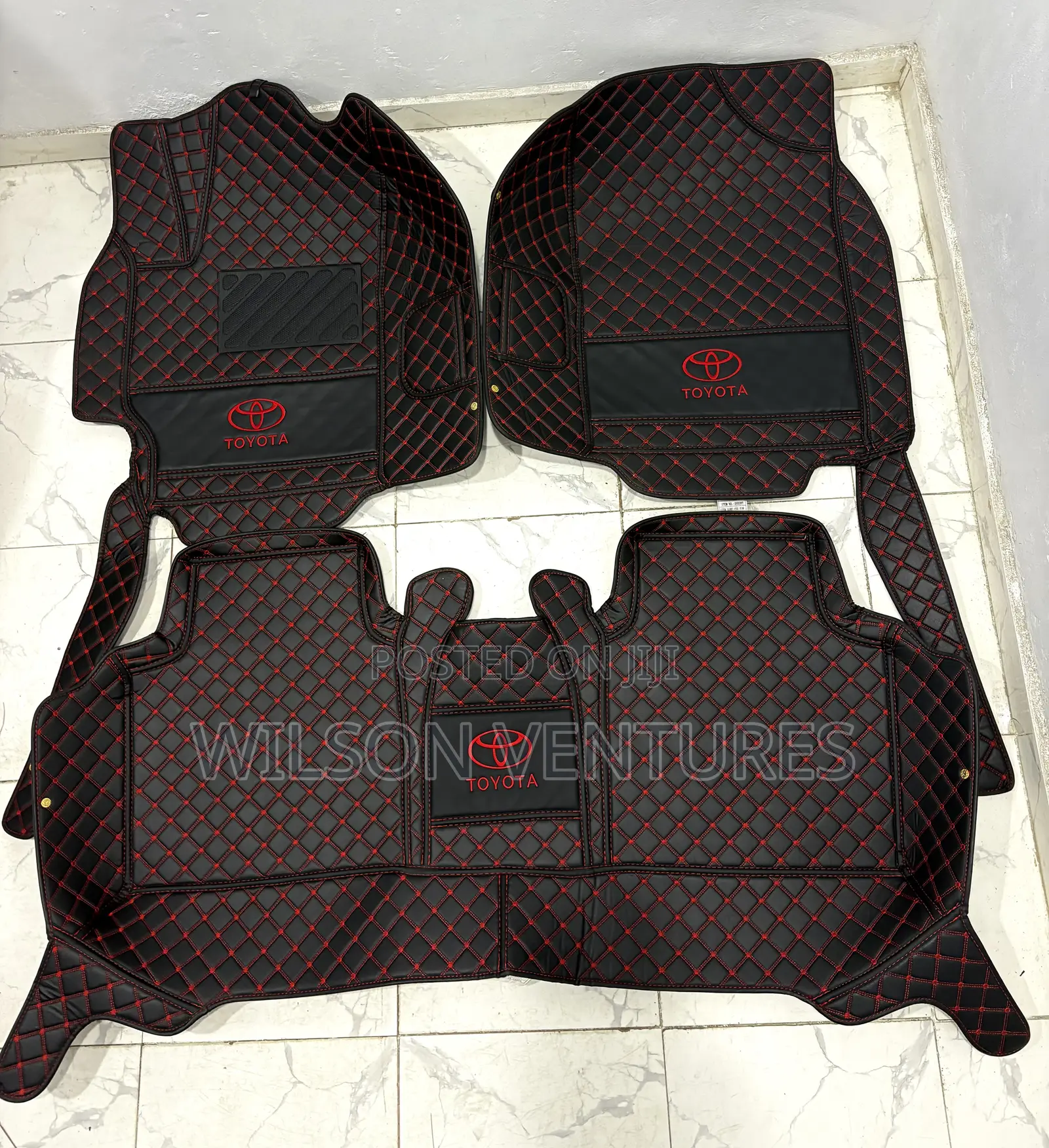 2007 - 2016 Camry Logo Tiles Leather Mat