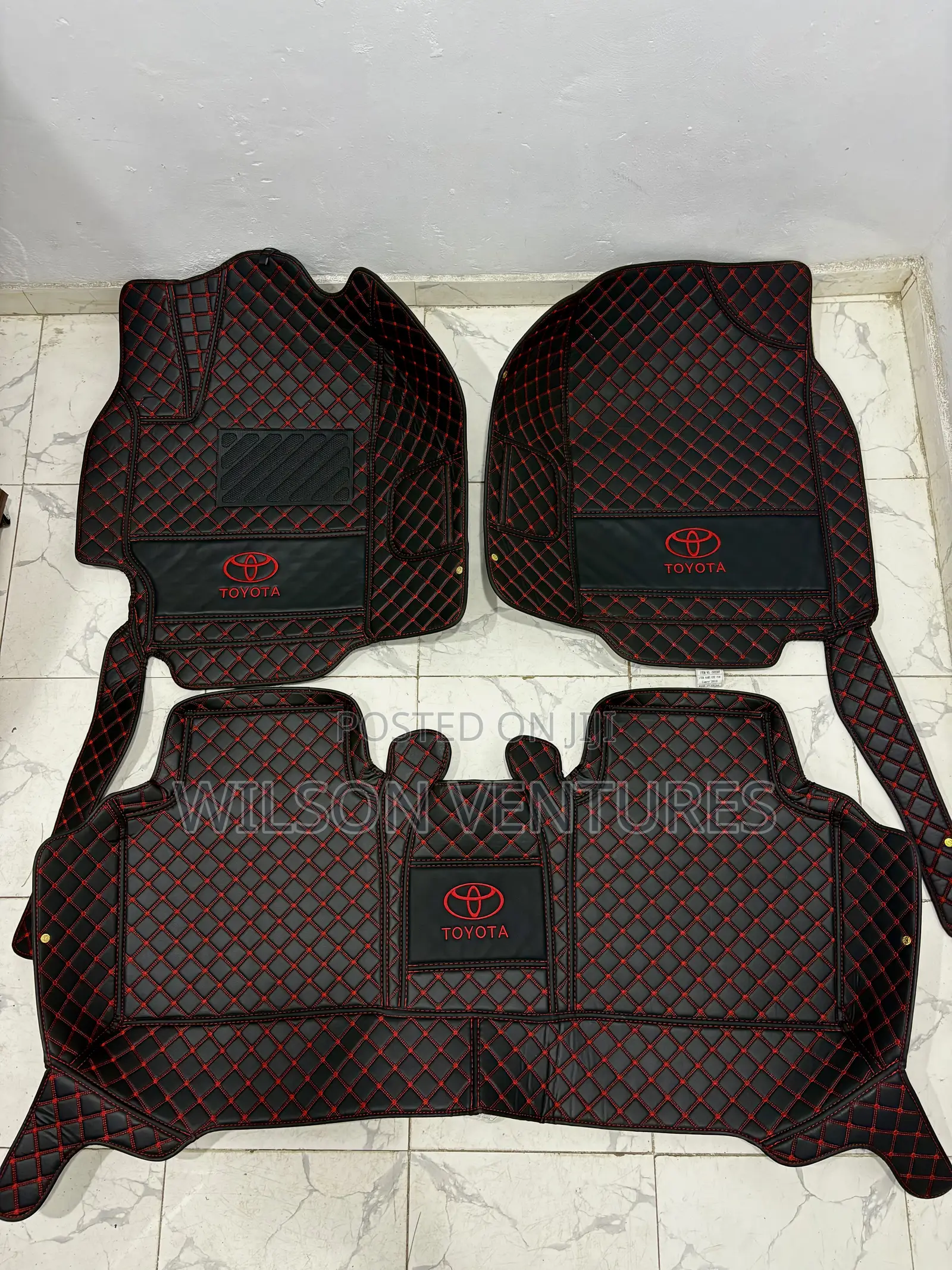 2007 - 2016 Camry Logo Tiles Leather Mat