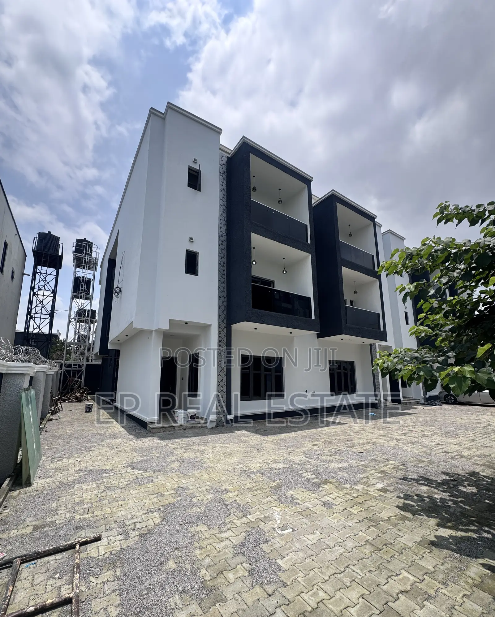 4bdrm Townhouse/Terrace in Jahi for sale