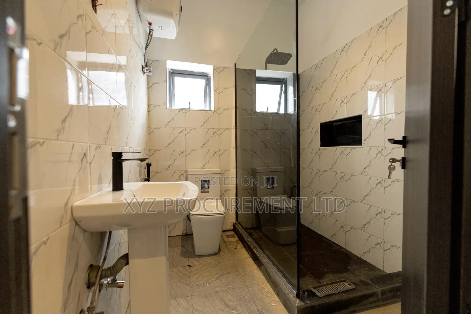 5bdrm Duplex in Guzape District for sale
