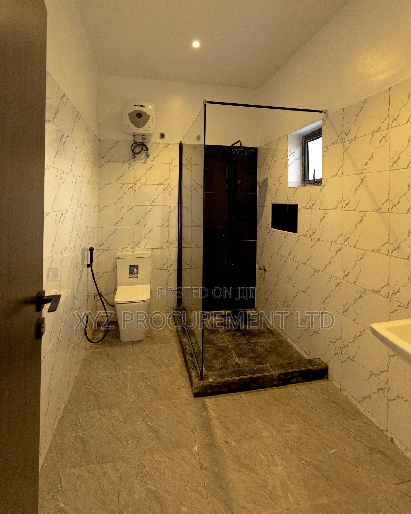 5bdrm Duplex in Guzape District for sale