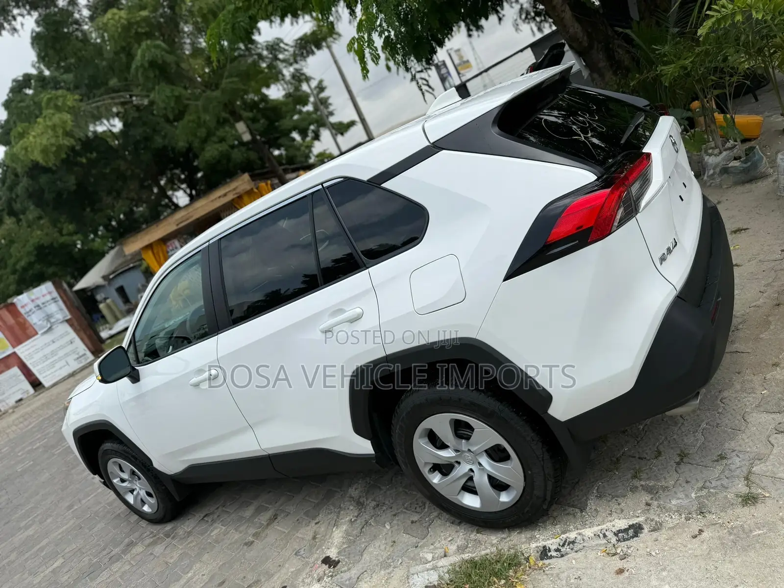 Toyota RAV4 LE AWD 2024 White