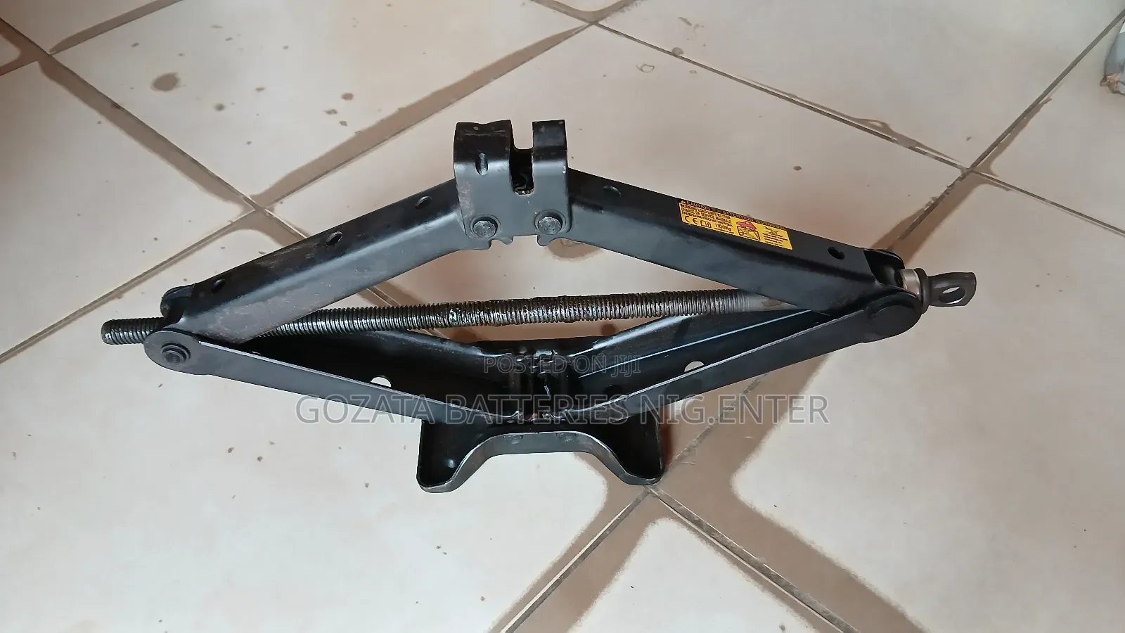 Car Jack for High Cars. Direct Belgium