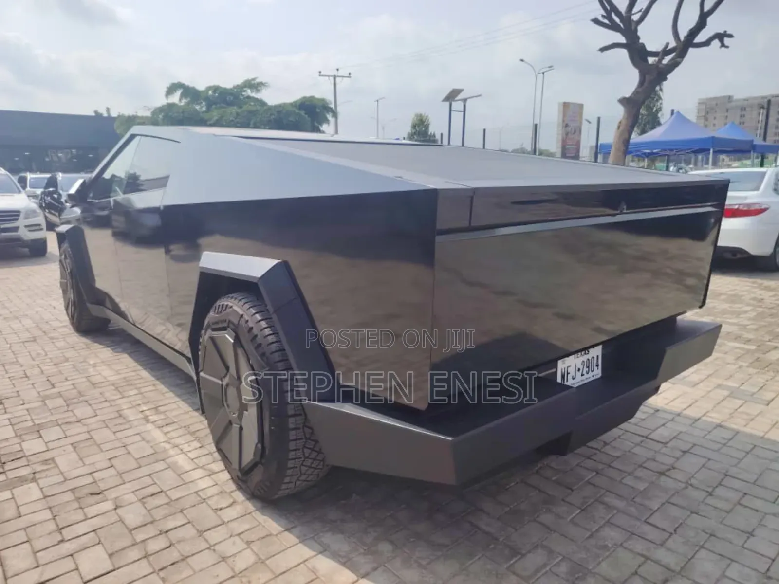 Tesla Cybertruck 2024 Black