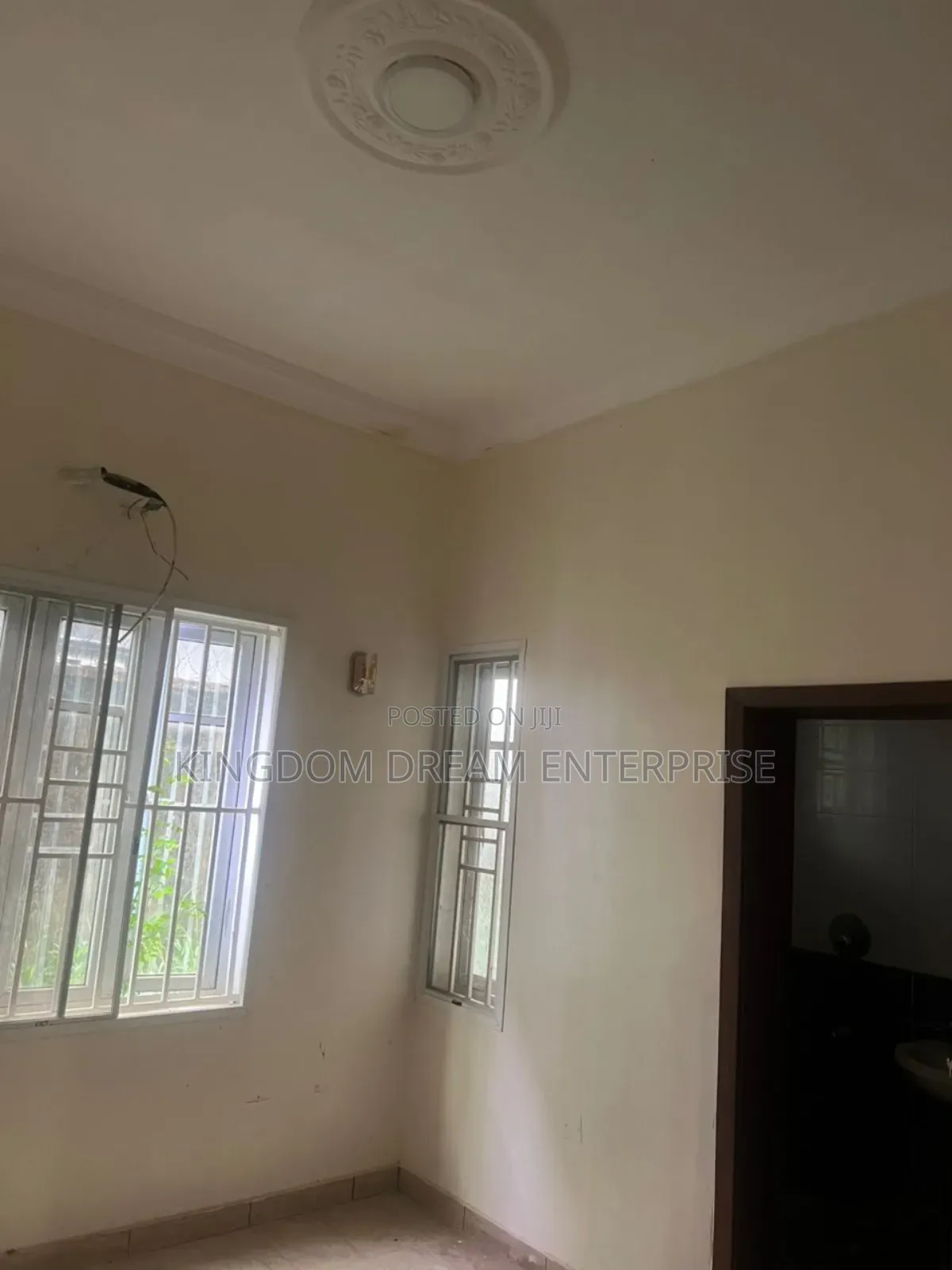 3bdrm Block of Flats in Greenfield Estate for sale