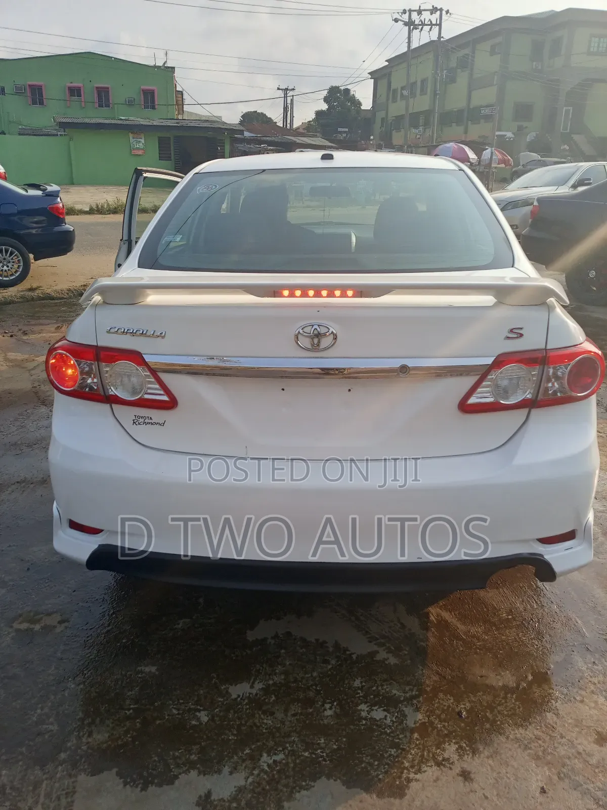 Toyota Corolla S Special Edition 4dr Sedan (1.8L 4cyl 4A) 2013 White