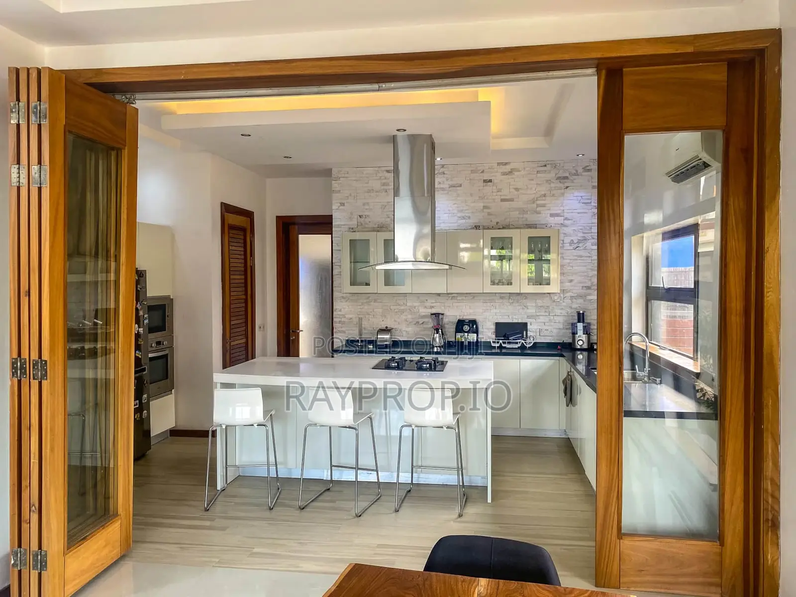 4 Bedroom Shortlet in VGC