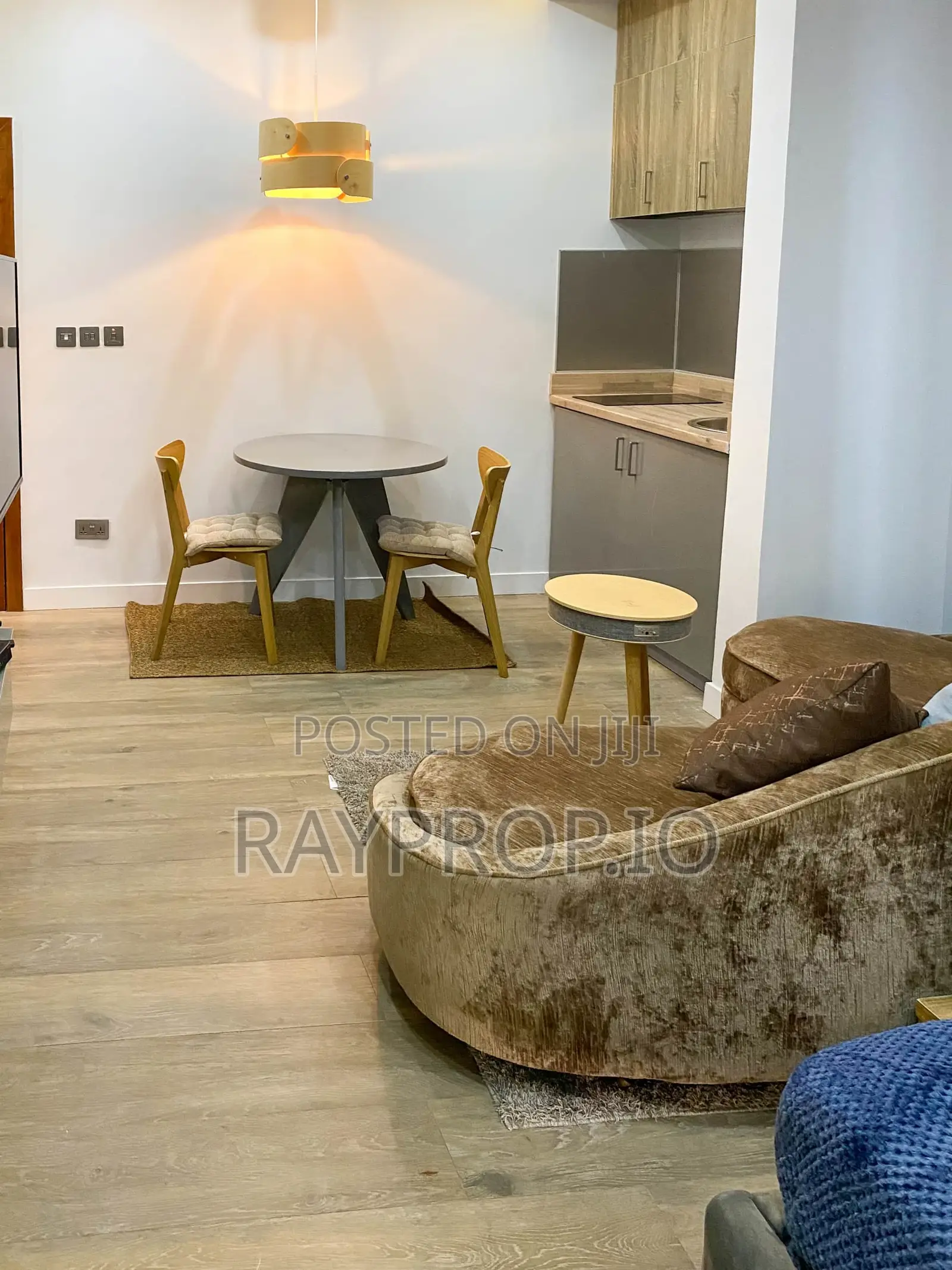 319653sn - Studio Shortlet In Lekki Phase