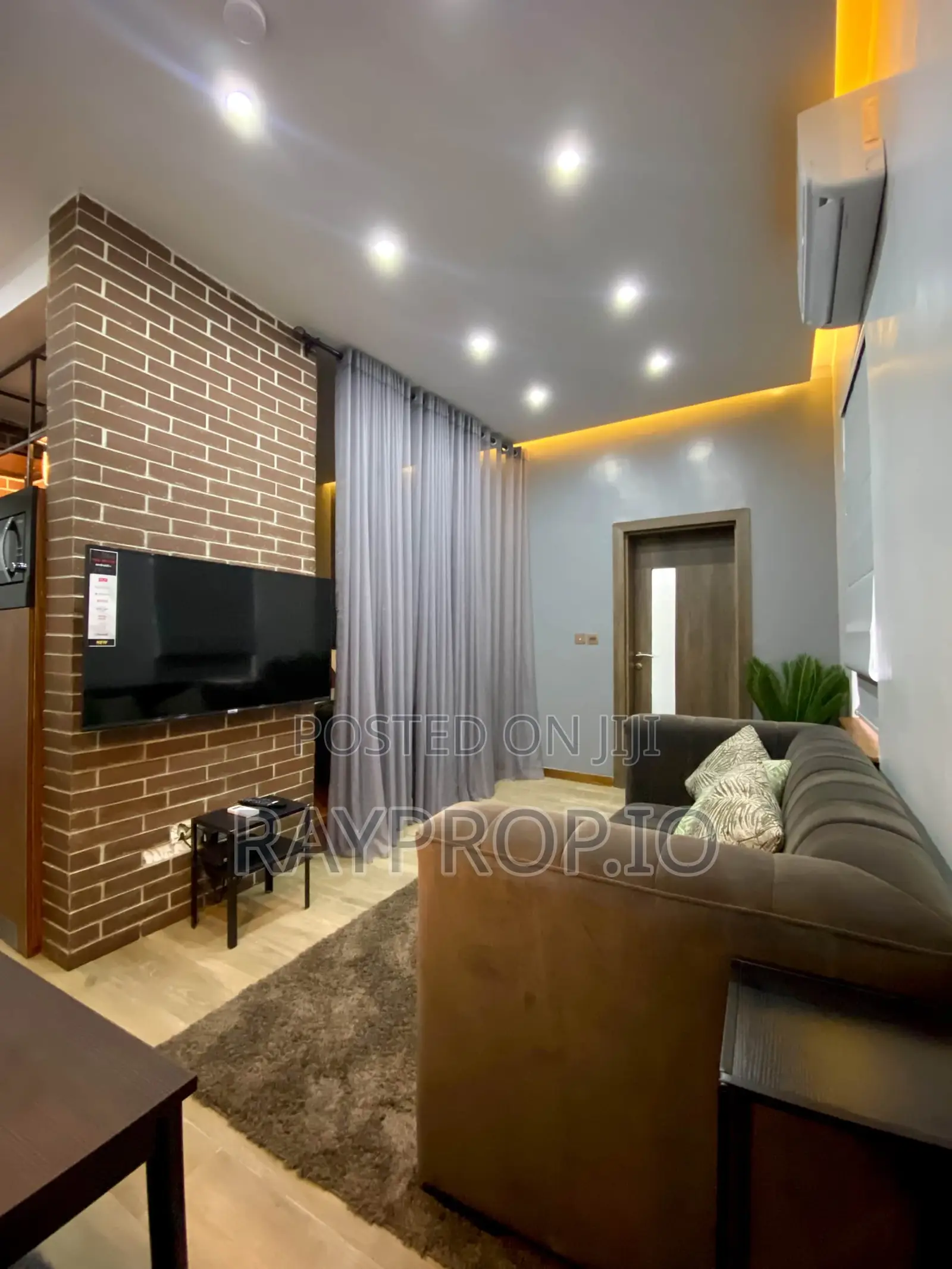 Studio Shortlet in Lekki Phase 1