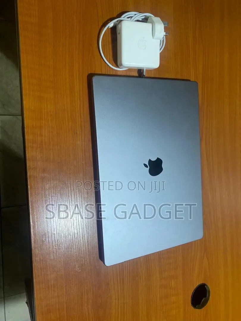 Laptop Apple MacBook Pro 2021 M1 32GB Apple M1 Max SSD 1T