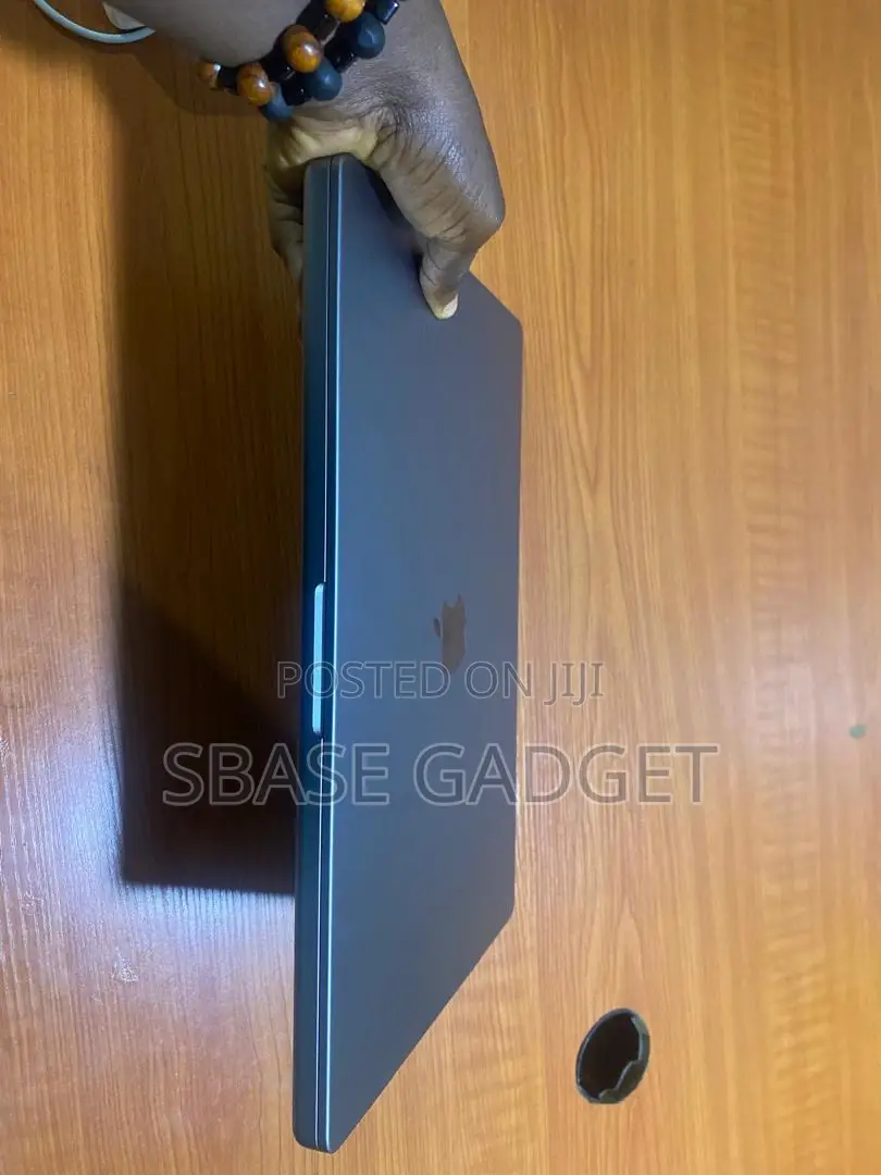Laptop Apple MacBook Pro 2021 M1 32GB Apple M1 Max SSD 1T