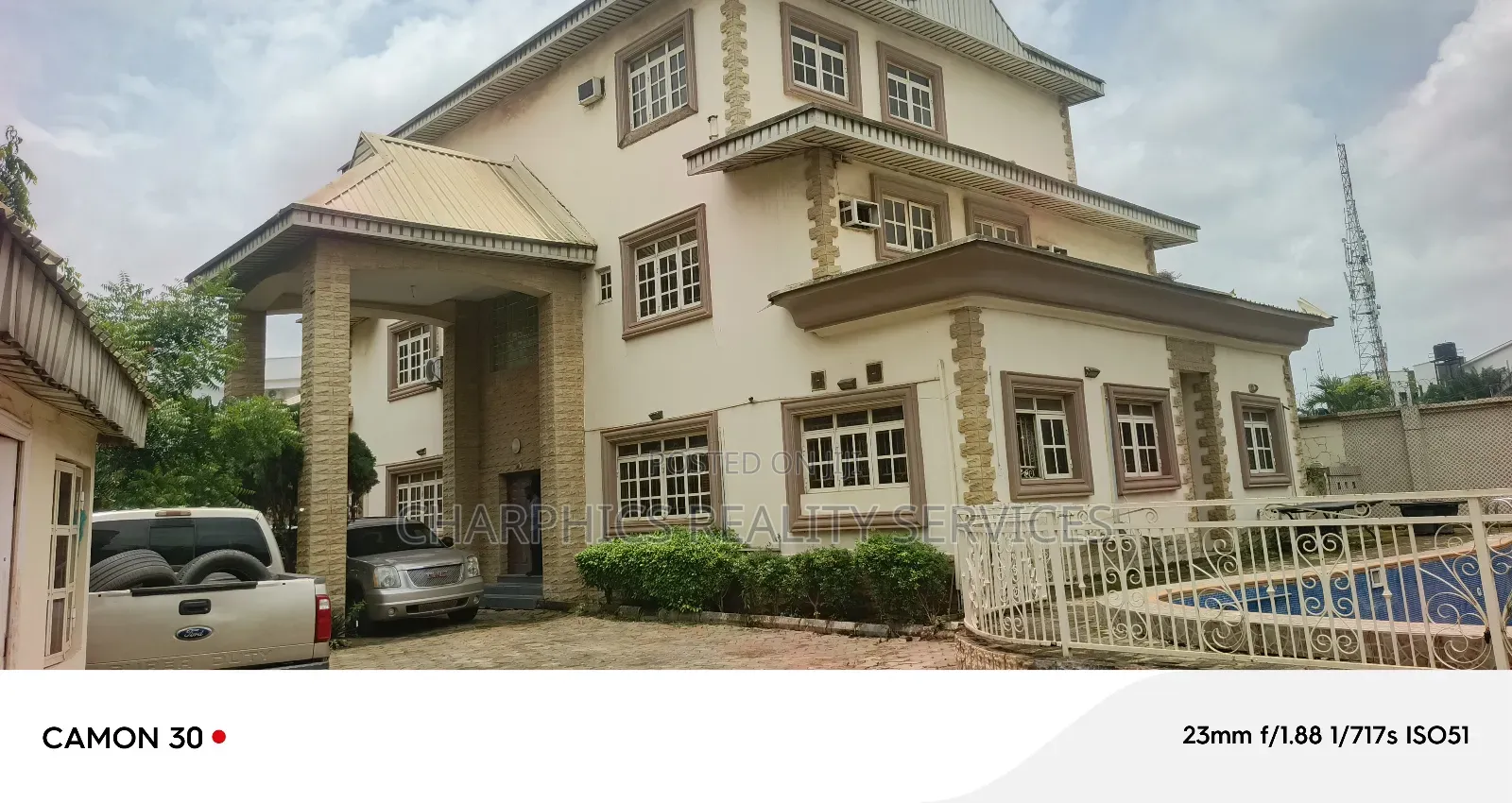 10bdrm Duplex in Ikeja GRA for sale
