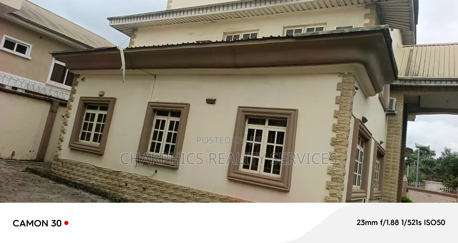 10bdrm Duplex in Ikeja GRA for sale