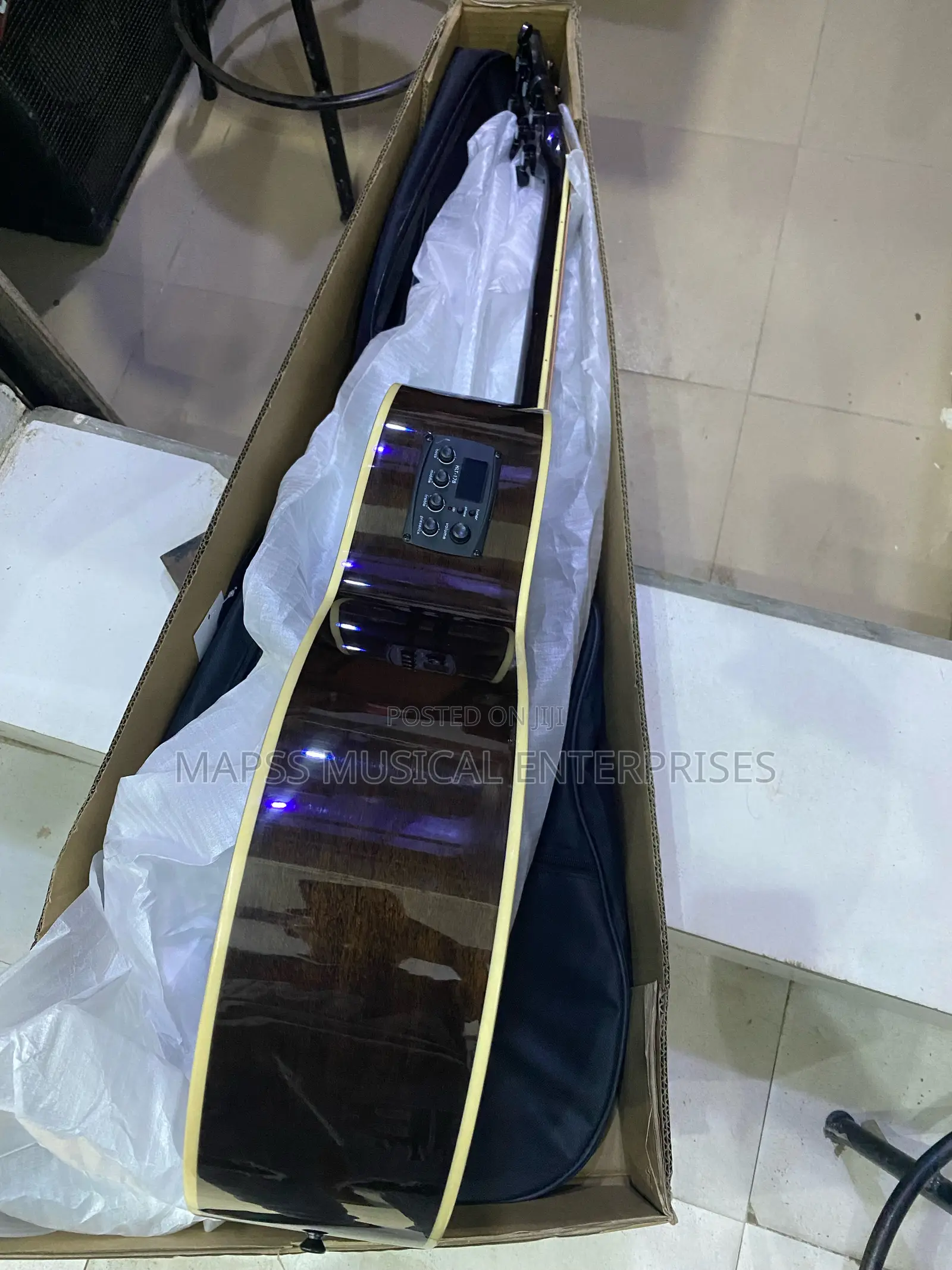 Bullfighter D-4013 Semi Acoustic Acoustic Guitar