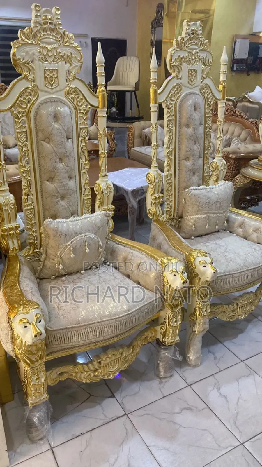 Classical the Throne Chair