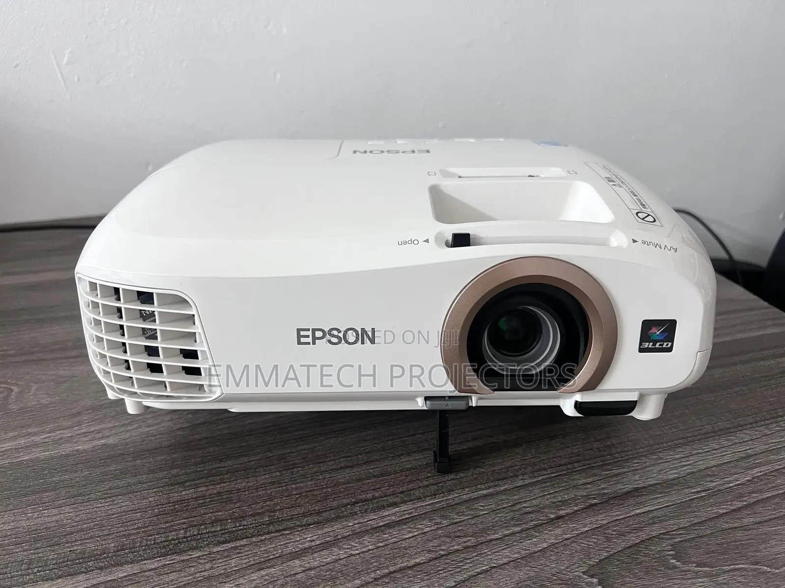 Brand New  Wirelesshome Cinema Projector Lekki Lagos, Warri , Calabar