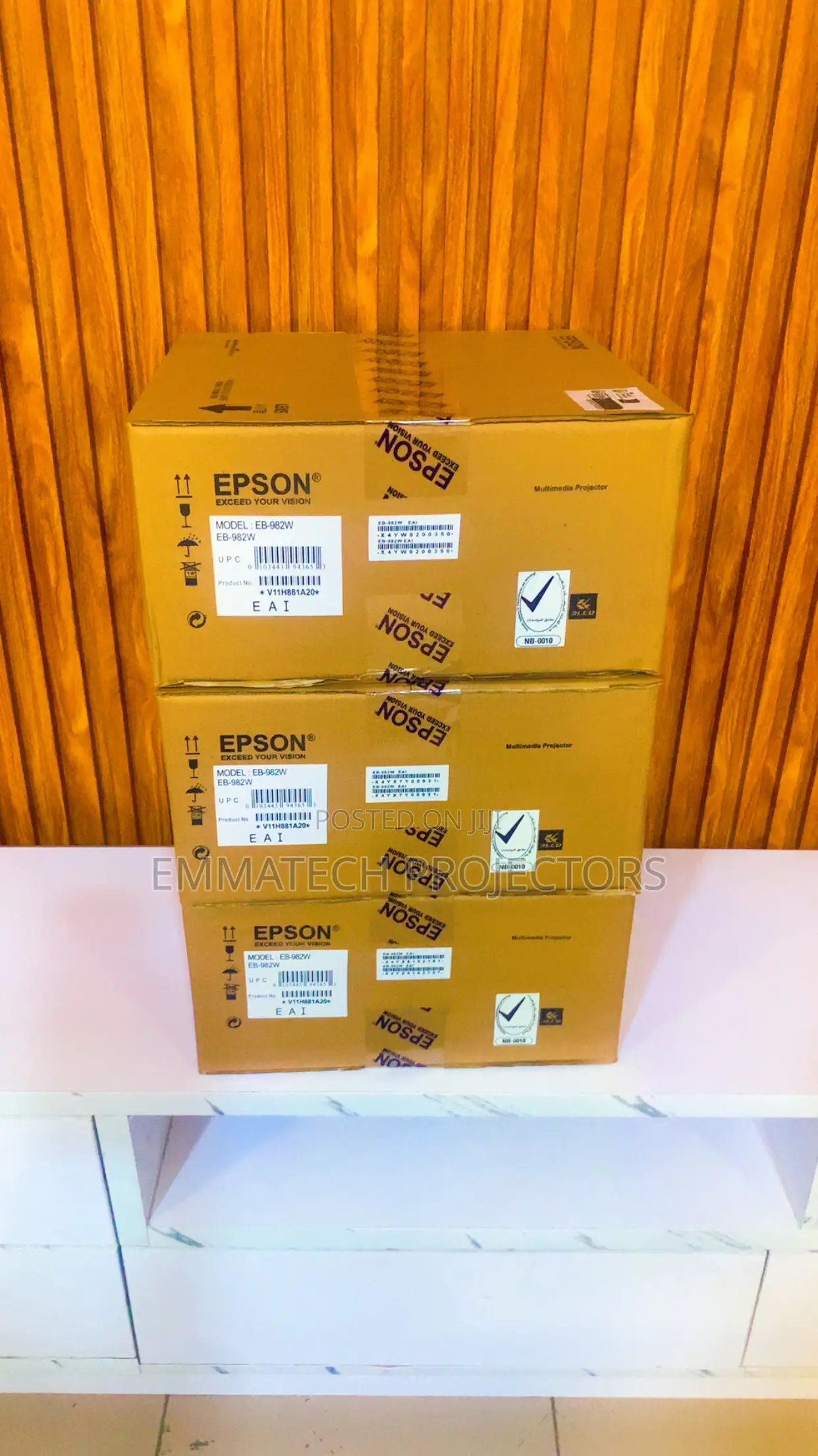 Brand New Epson Daylight Projector 982
