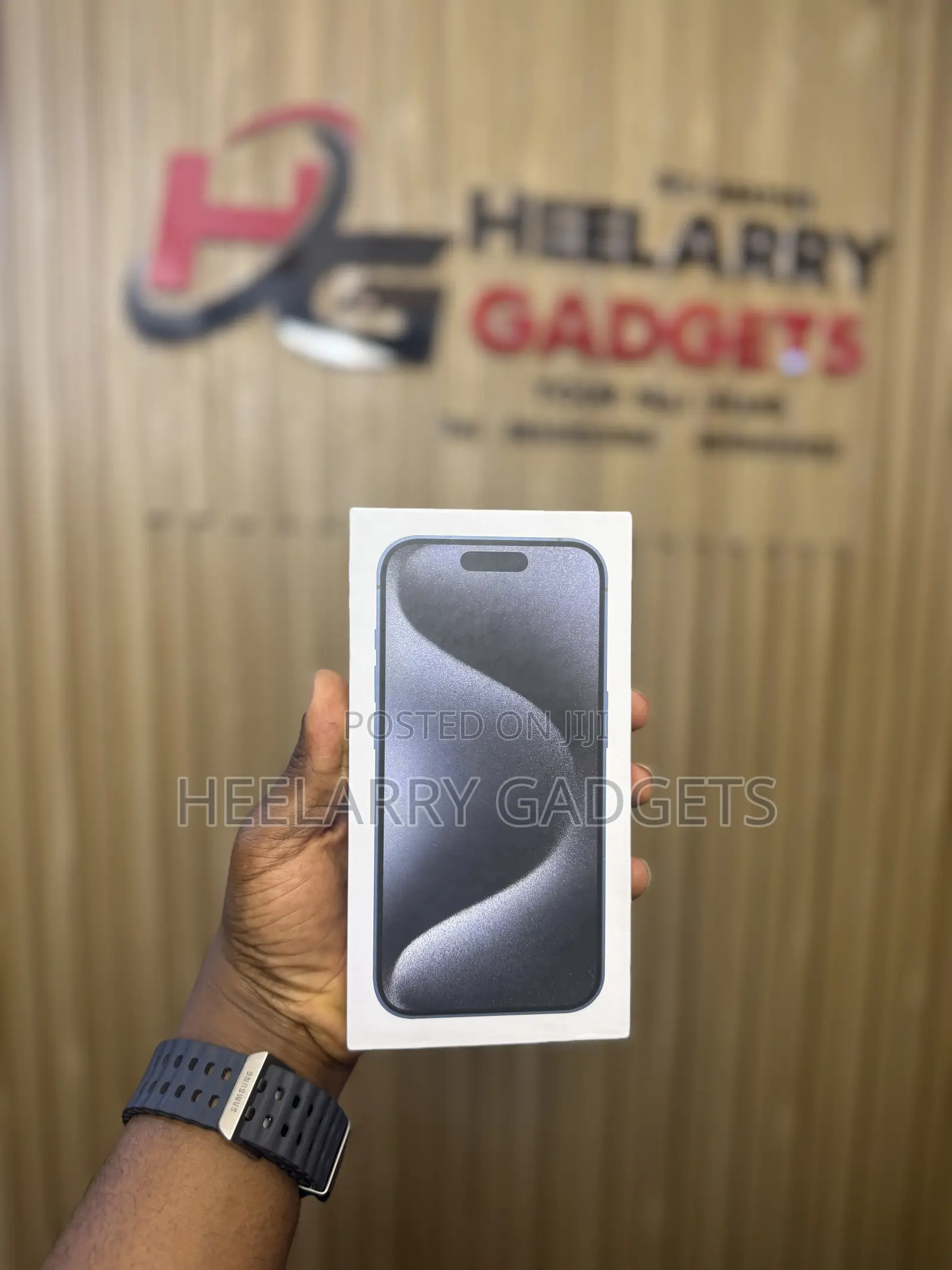 New Apple iPhone 15 Pro Max 256 GB Black
