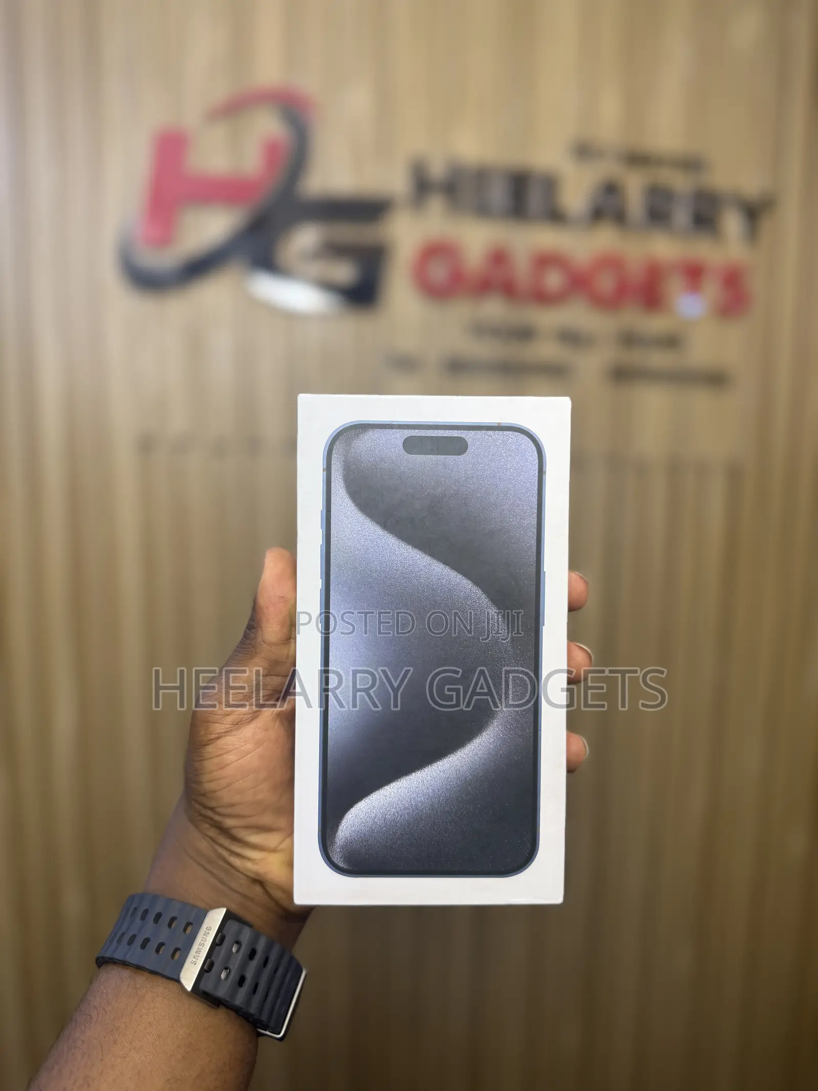 New Apple iPhone 15 Pro Max 256 GB Black
