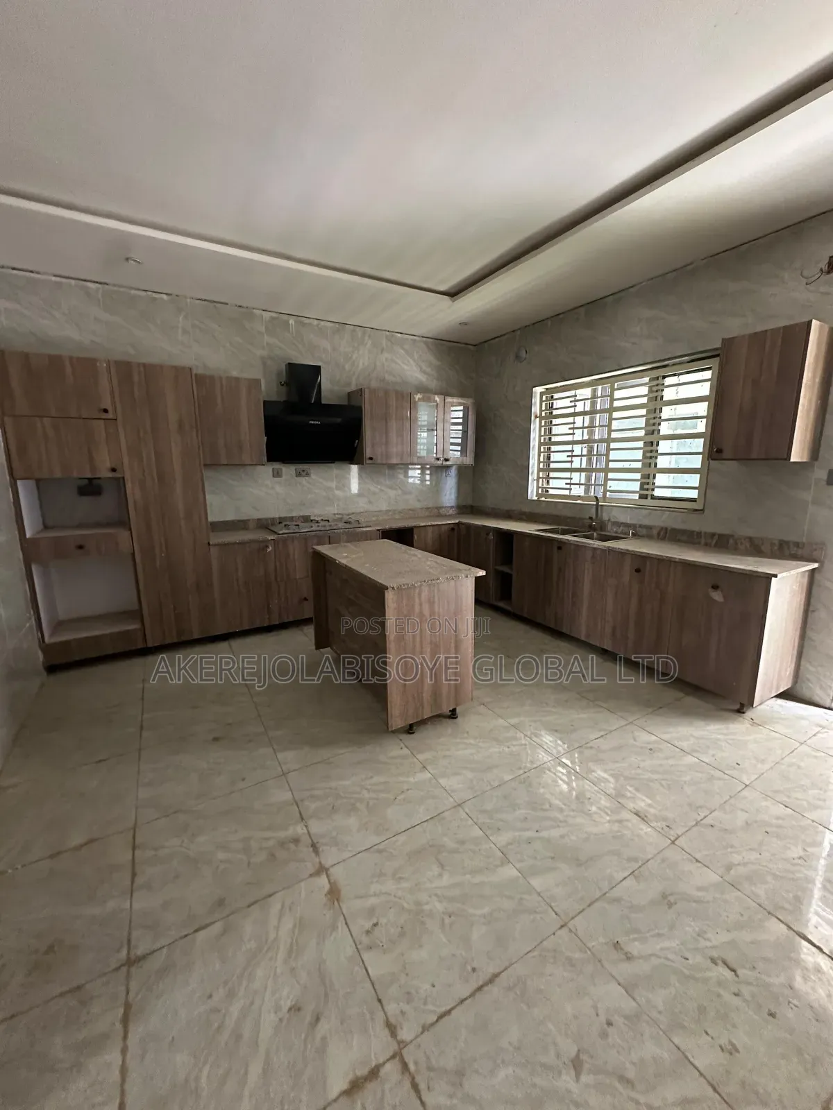 5bdrm Duplex in Close To Stella for rent