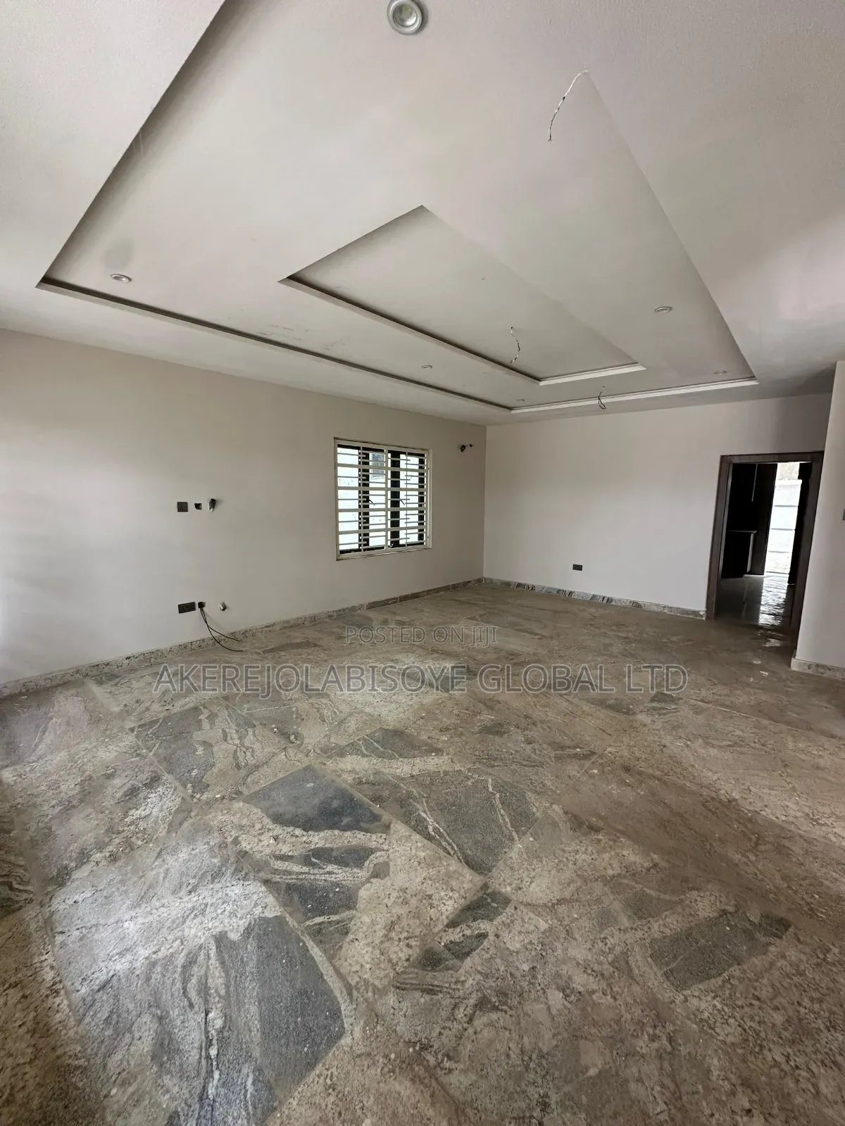 5bdrm Duplex in Close To Stella for rent