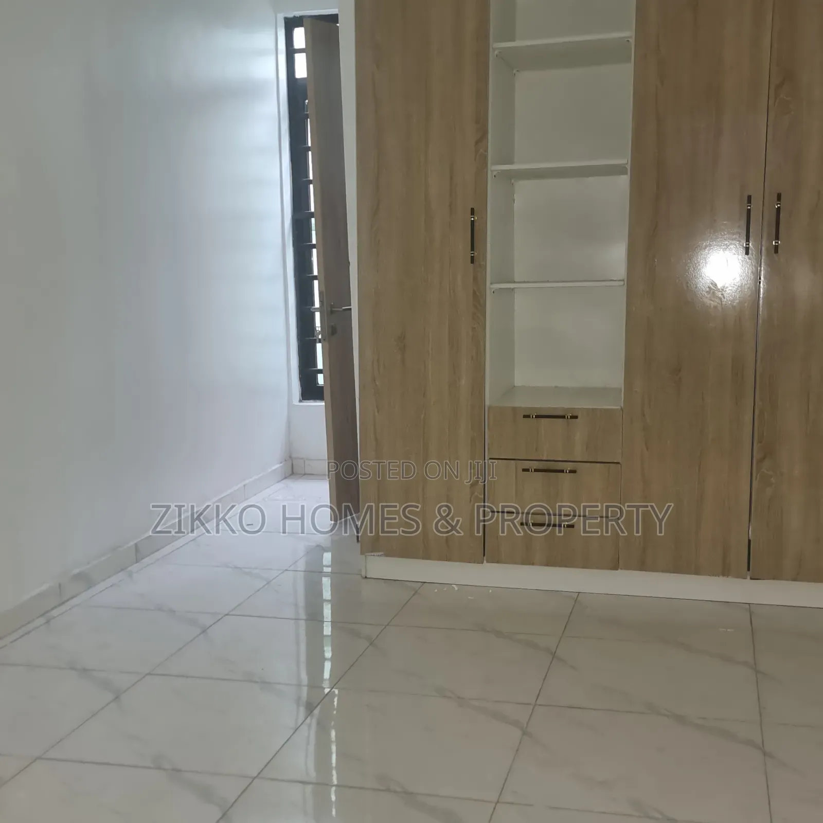 3bdrm Townhouse/Terrace in Ikota, Lekki for sale