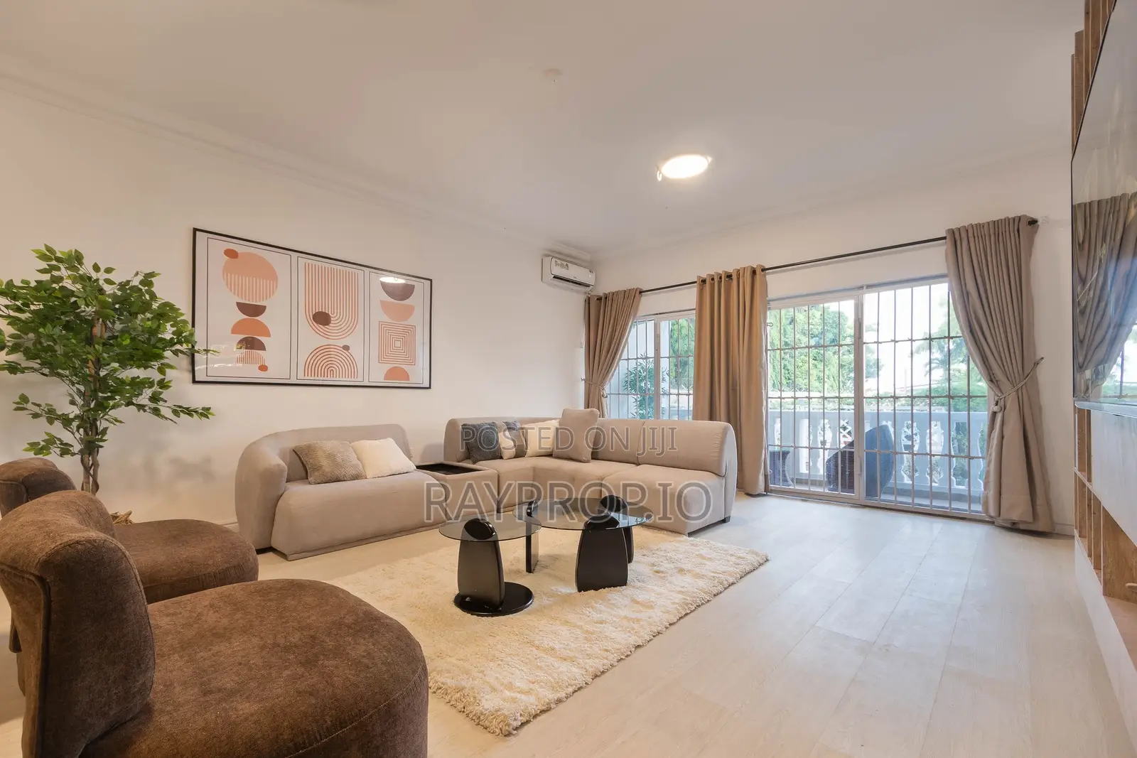 335691xr - 3 Bedroom Shortlet in Lekki Phase 1