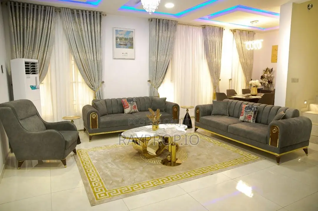 4 Bedroom Shortlet in Magodo