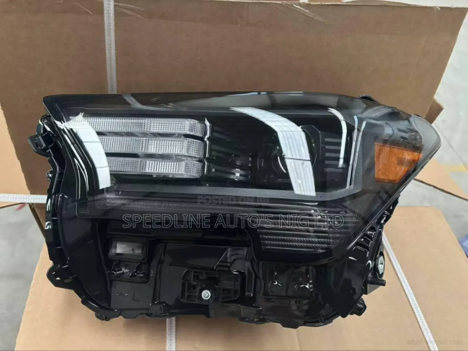 Complete Head Lamp Toyota Tacoma 2023/2025 Model