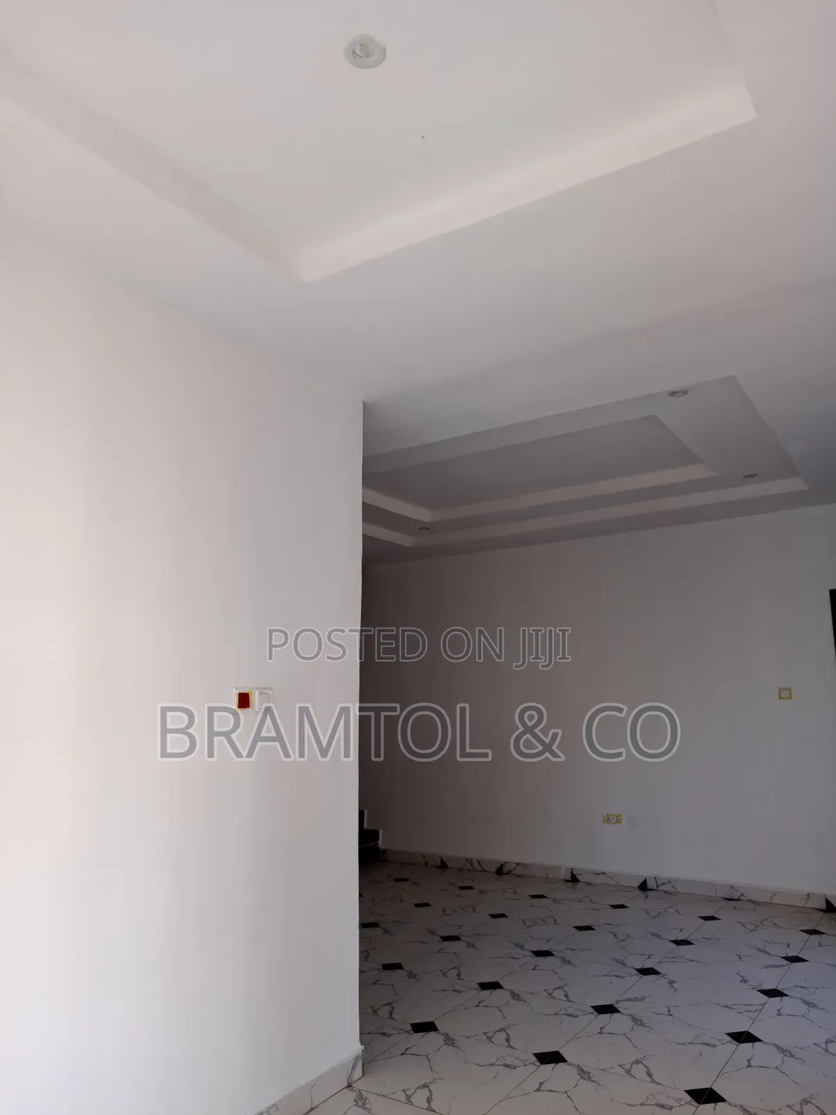 4bdrm Townhouse / Terrace in Durumi for rent