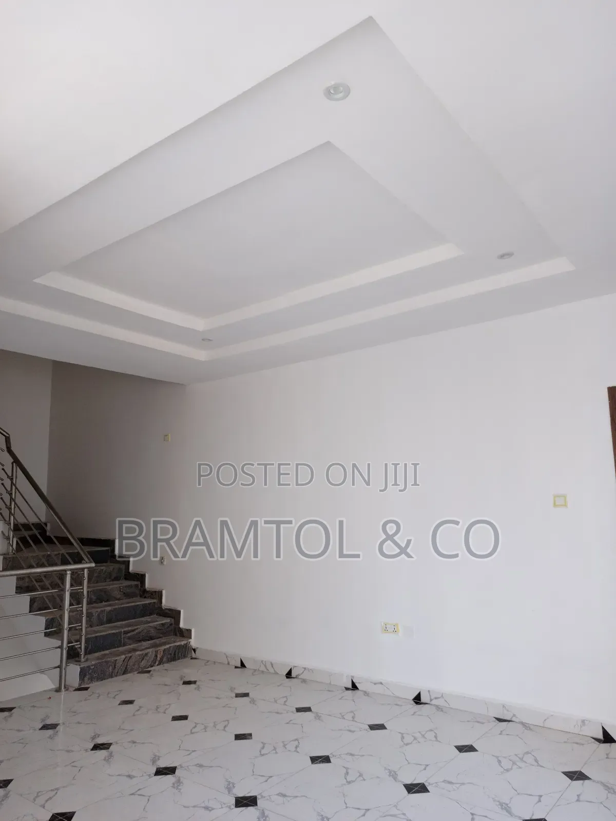 4bdrm Townhouse / Terrace in Durumi for rent