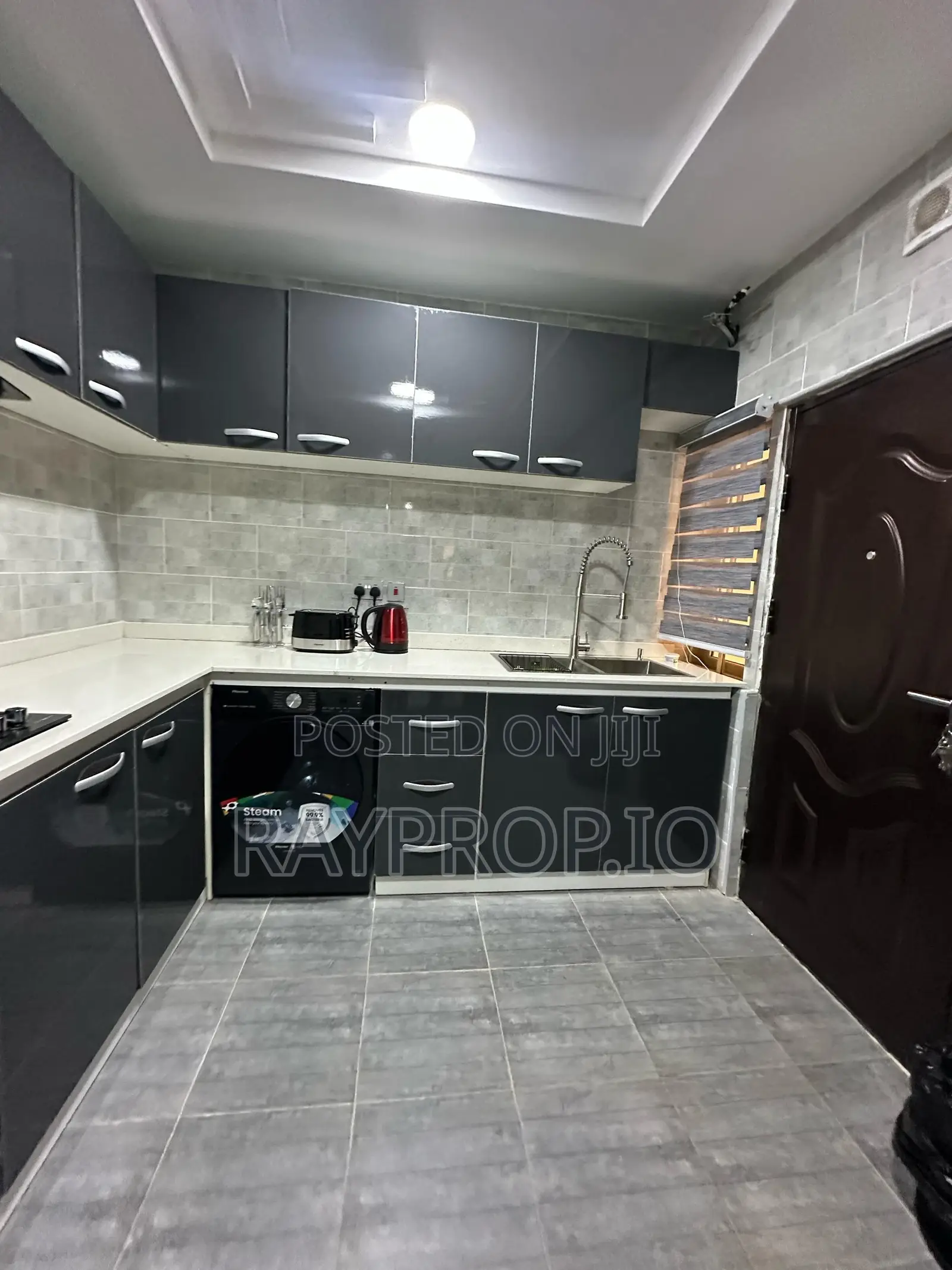 397292fx - 2 Bedroom Shortlet in Surulere