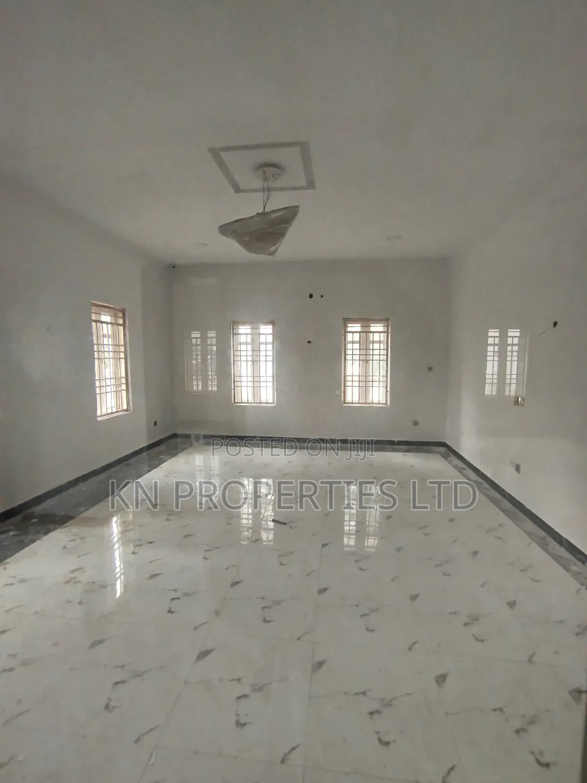 6bdrm Duplex in Apo for sale