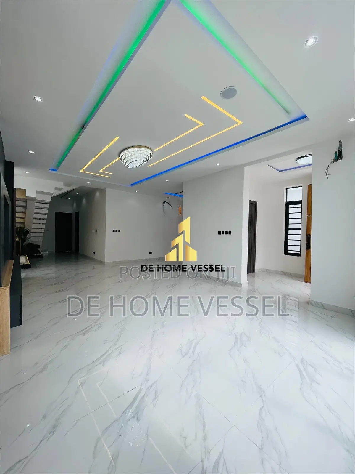 5bdrm Duplex in Chevron for sale