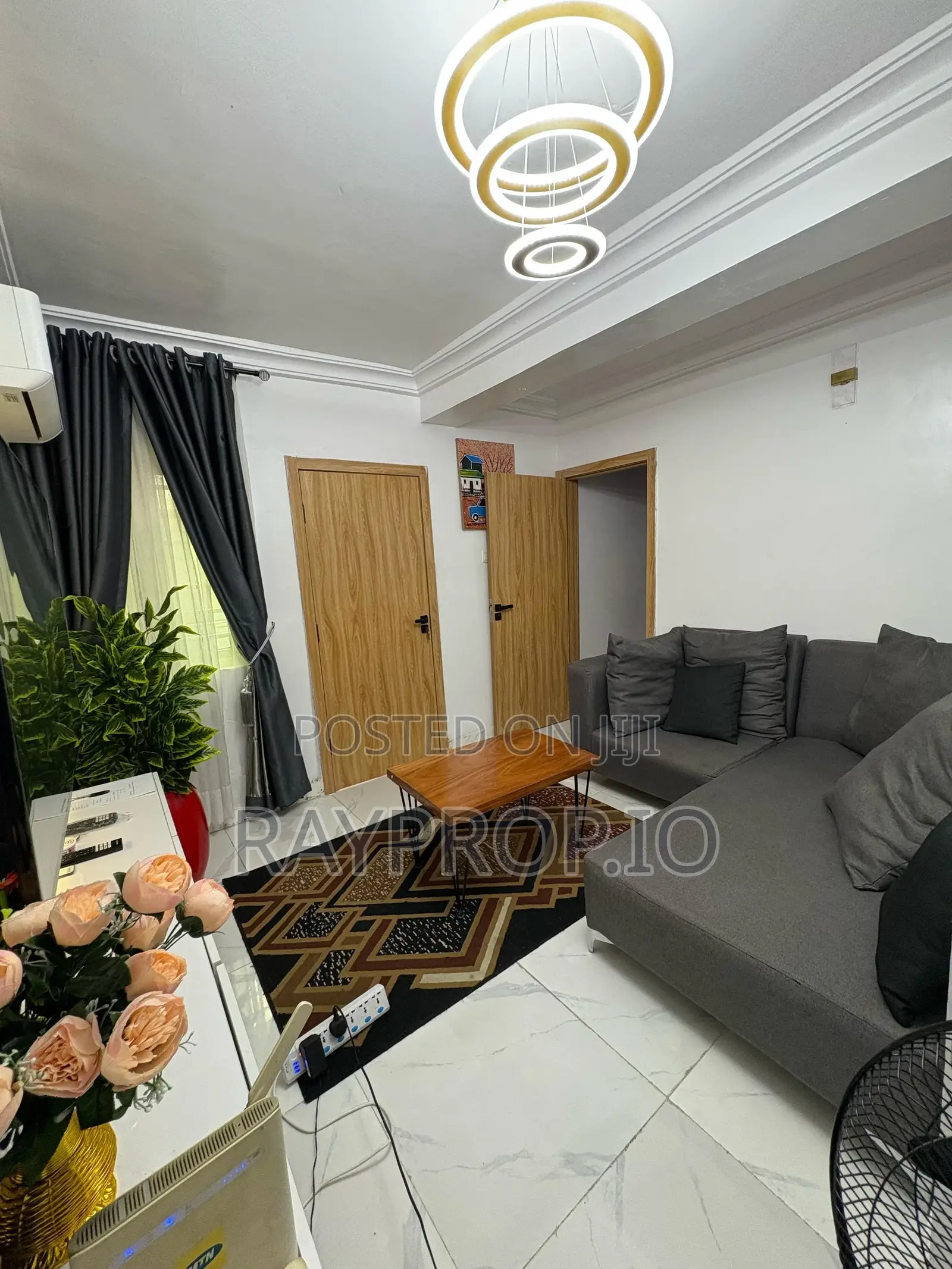 067680cq - 1 Bedroom Shortlet in Yaba