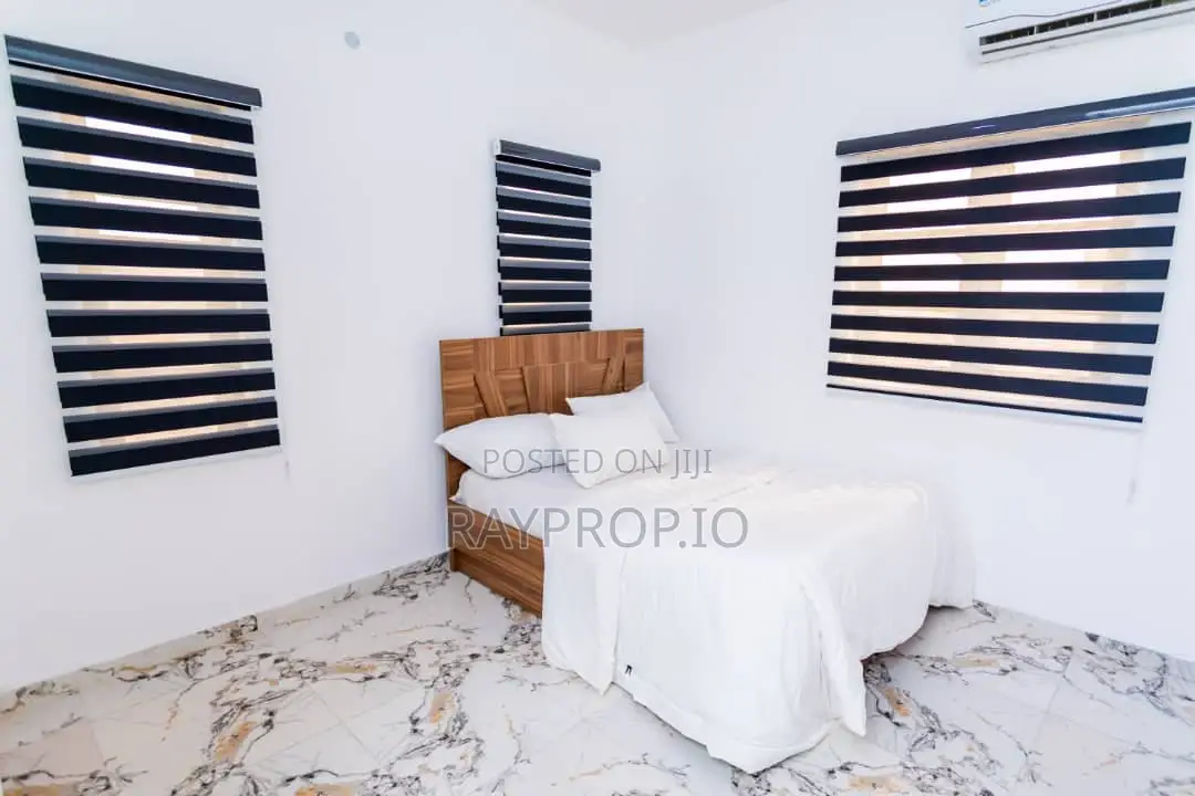251992al - 2 Bedroom Shortlet in Ilupeju