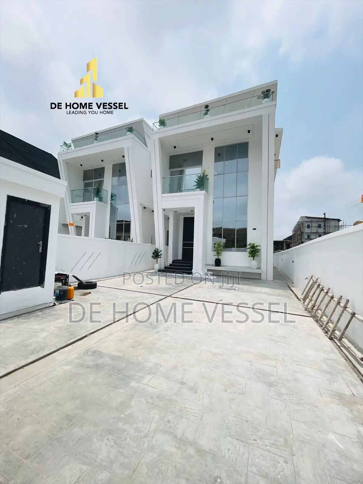 5bdrm Duplex in Ologolo for sale